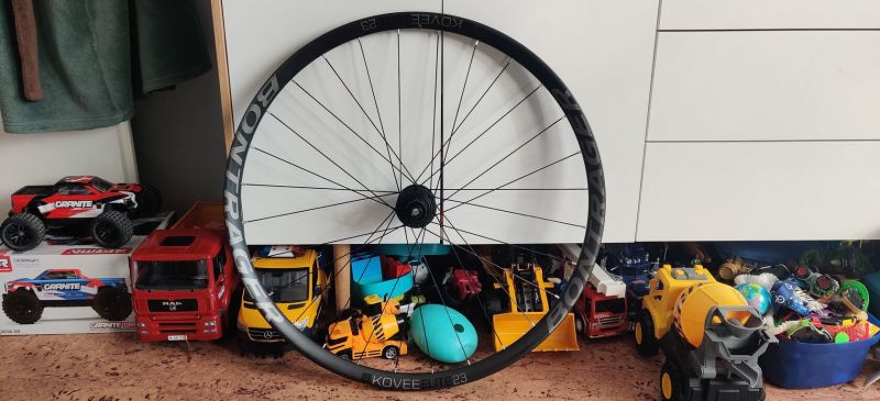 Zadní kolo Bontrager Kovee Elite 23, Rapid Drive 108