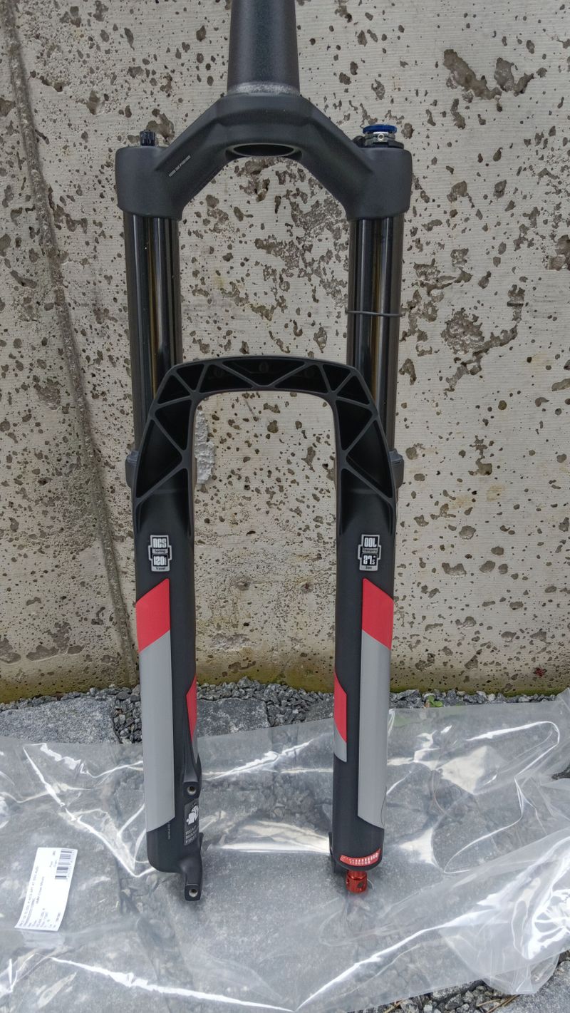 vidlice 27,5 DT Swiss XMM Cross Mount OPM pro kola 120mm osa 15x100mm váha 1570g Open-Drive-Lock NOV