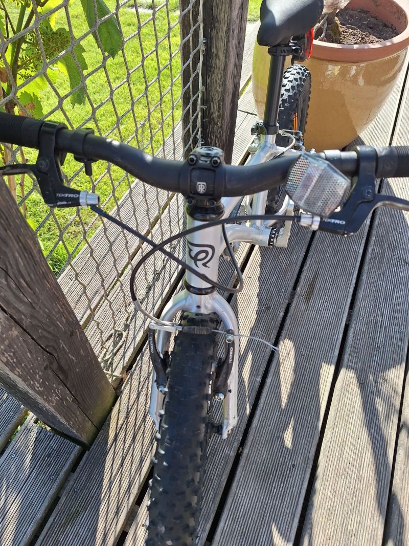 Early rider seeker 16