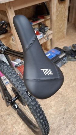 Sedlo Title MTB JS1 (černá)