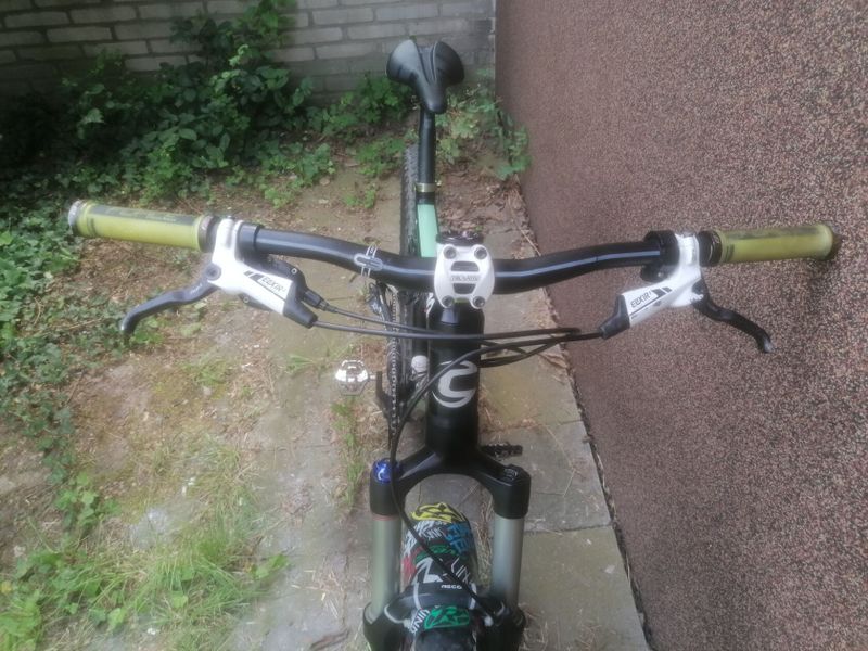 Celoodpružené kolo cannondale rz120
