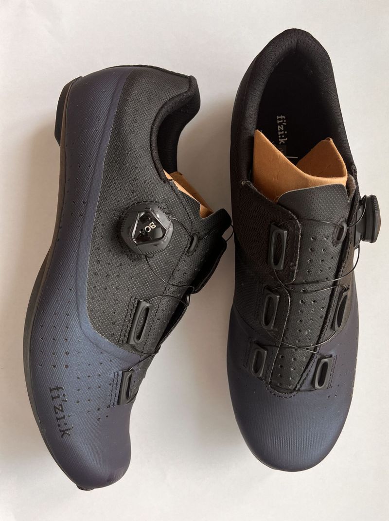 Nové silniční tretry Fizik Tempo Overcurve R4