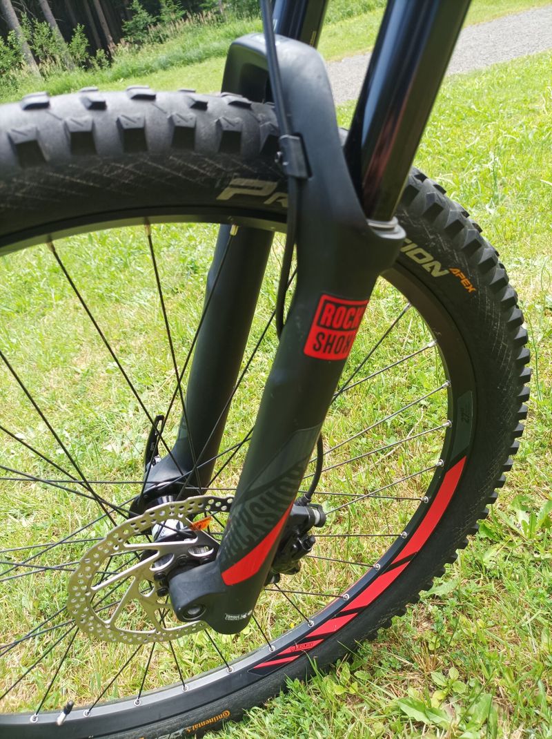 FOCUS SAM Carbonu 27,5 vel. L