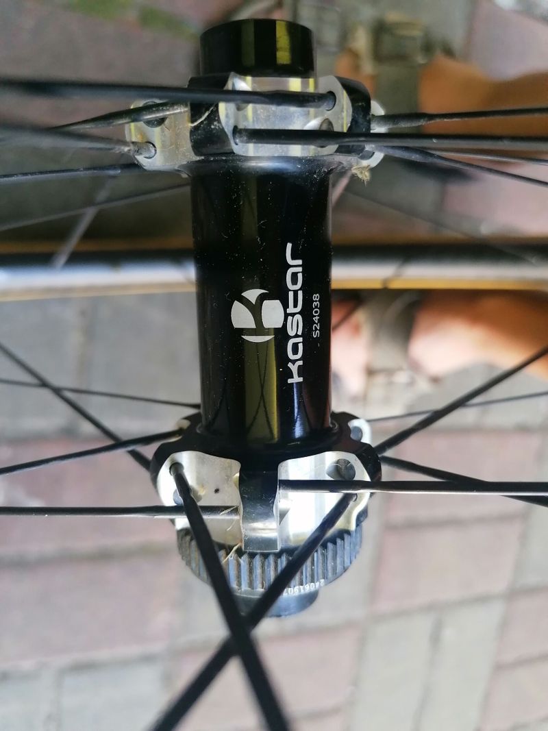 Prodám zapletená cyklokrosová kola KASTAR C38