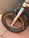 Ultra lehké dětské kolo 16" s dokonalou geometrii pro malé jezdce 