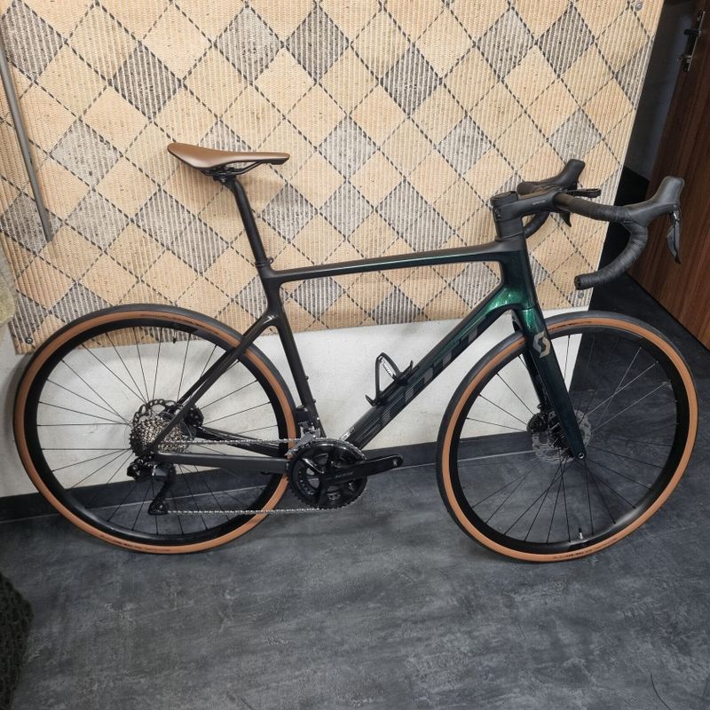 Scott addict 20 Di2 105