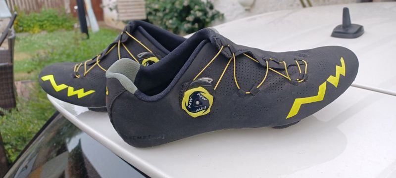 Prodám silniční tretry Northwave Extreme RR vel.42