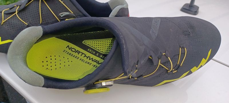 Prodám silniční tretry Northwave Extreme RR vel.42