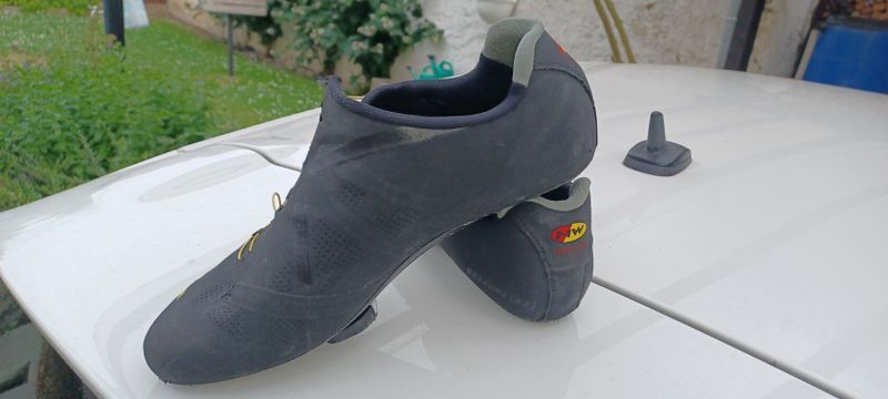 Prodám silniční tretry Northwave Extreme RR vel.42
