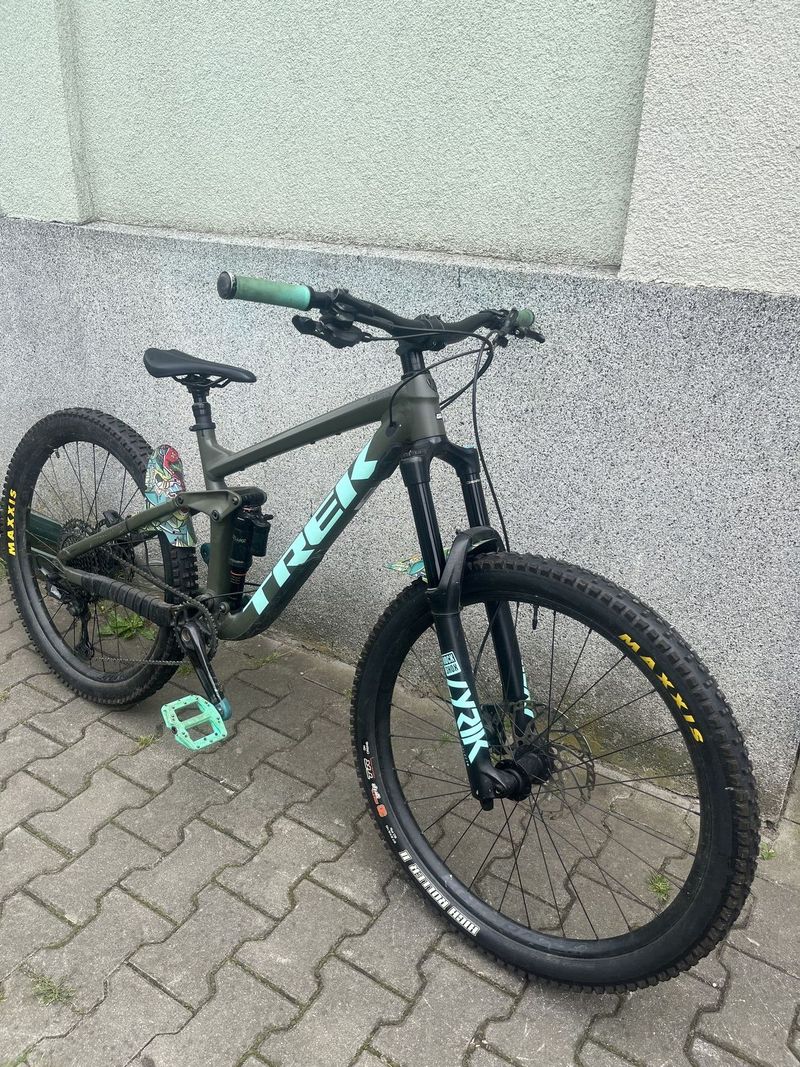 TREK Remedy 8 2022 vel.M