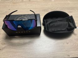 Sportovní brýle Oakley Sutro