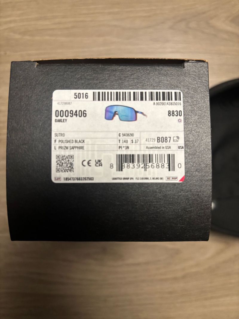 Sportovní brýle Oakley Sutro