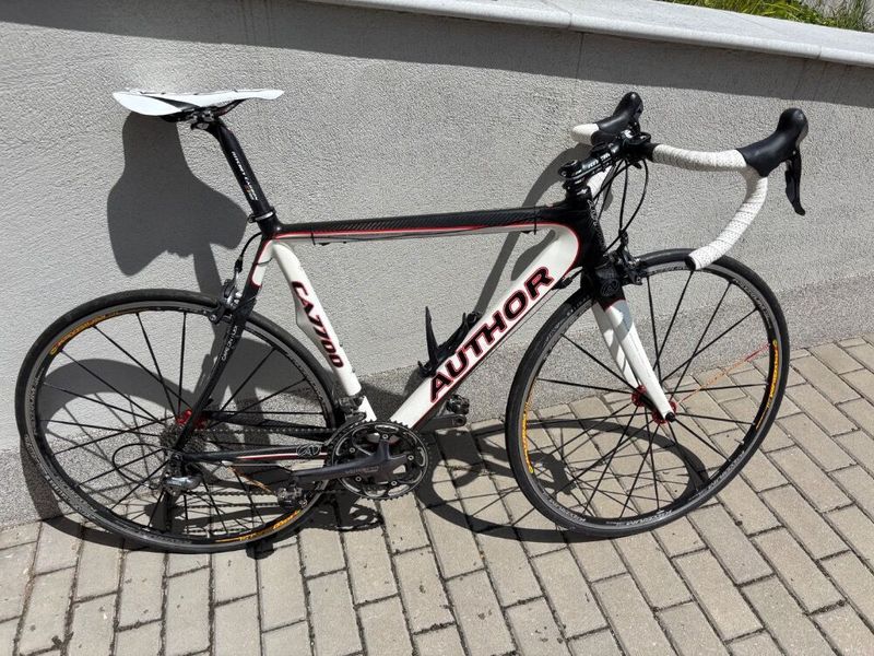 Silniční kolo Author CA 7700 – Shimano Ultegra, karbon, 6,9 kg