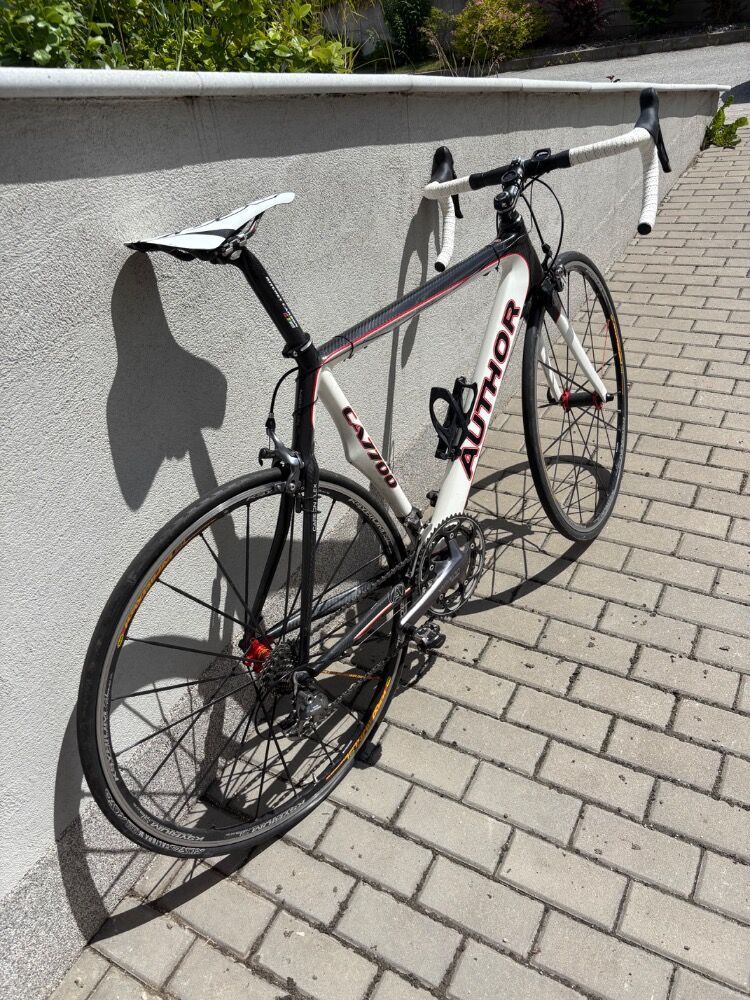 Silniční kolo Author CA 7700 – Shimano Ultegra, karbon, 6,9 kg