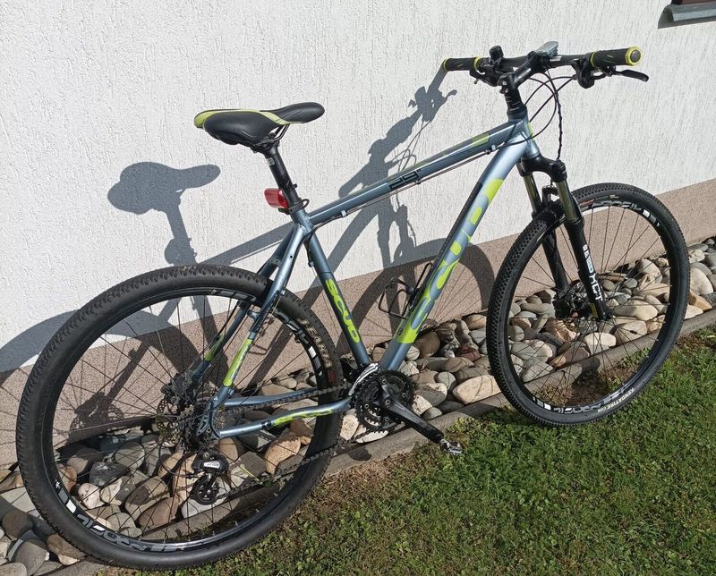 SCUD 29"