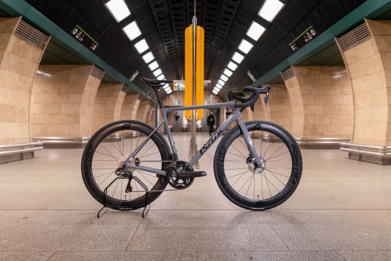 Isaac Element (2024), Ultegra Di2, FFWD Ryot 55, vel. 56 / L (3D Sedlo, Powermeter 4iii)