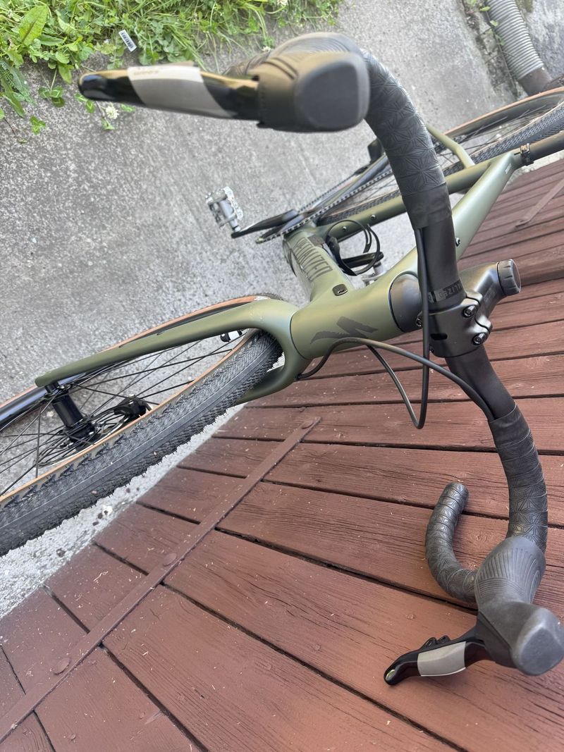 Nove gravel kolo model 2025 vel.52 sram eTap najeto 50km