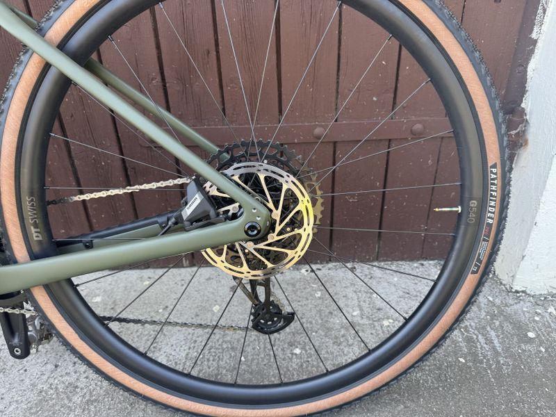 Nove gravel kolo model 2025 vel.52 sram eTap najeto 50km