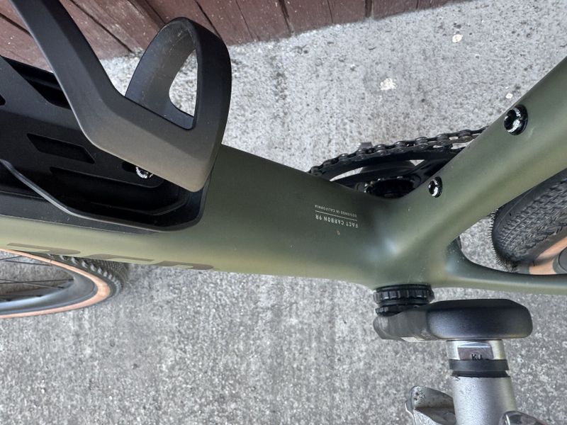 Nove gravel kolo model 2025 vel.52 sram eTap najeto 50km