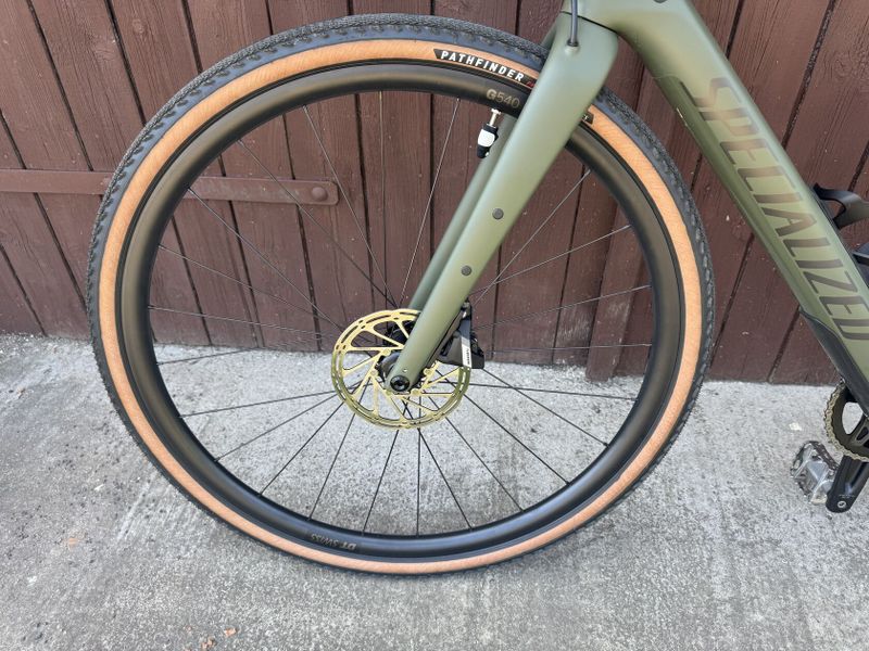 Nove gravel kolo model 2025 vel.52 sram eTap najeto 50km