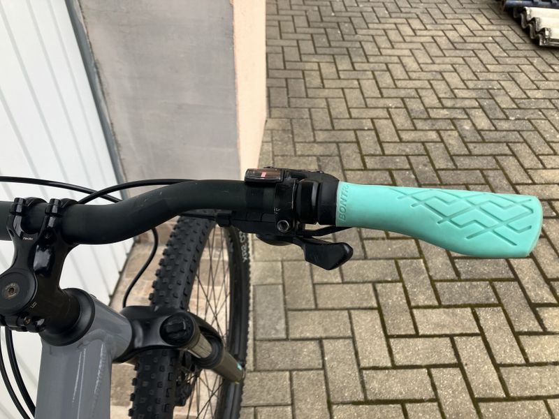 TREK 27,5