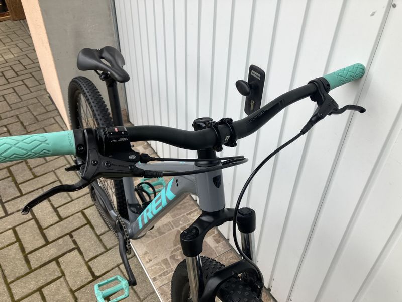TREK 27,5