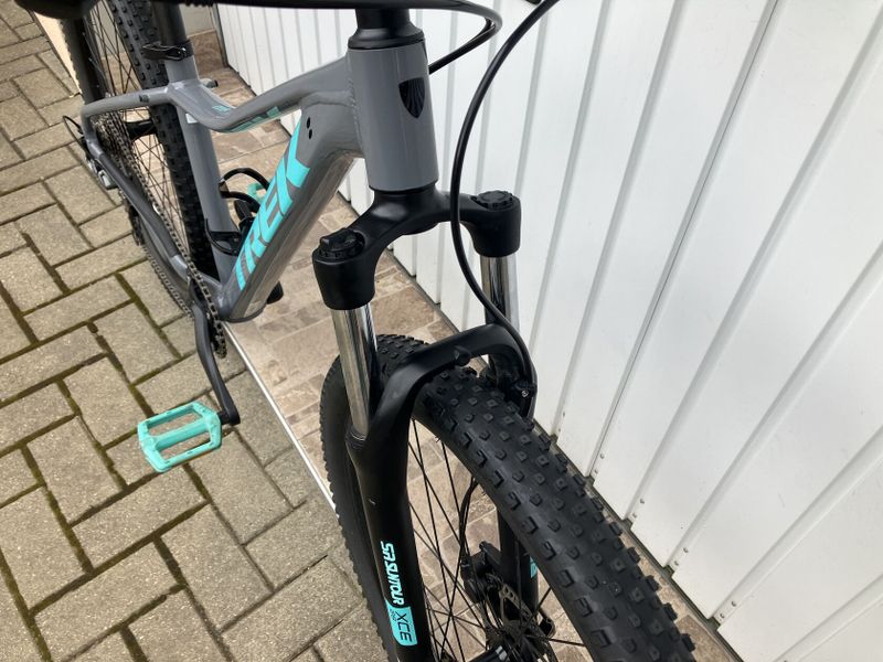 TREK 27,5