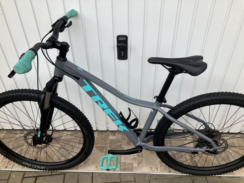 TREK 27,5