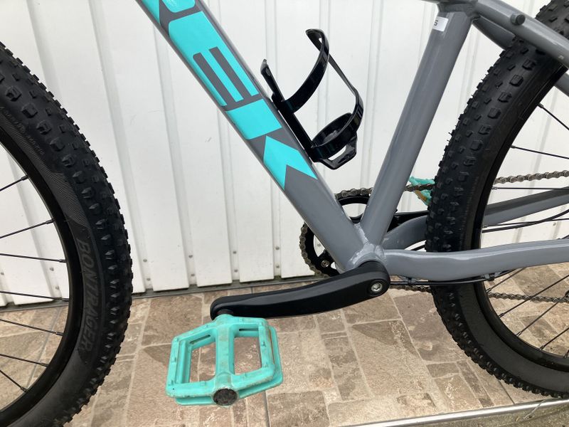 TREK 27,5