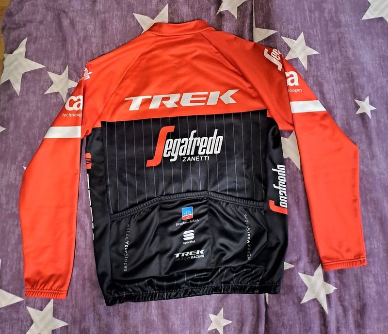 Cyklistické fleecové oblečení s nápisy TREK