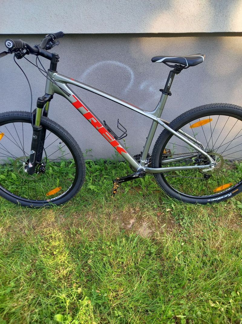 TREK MARLIN 4
