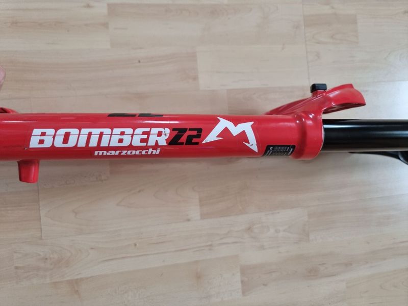 Marzocchi Bomber Z2 29" 140mm aneb vidlice, která ví, co je to flow