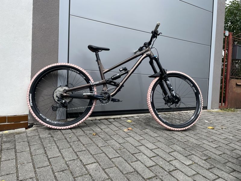 Commencal Clash 2024