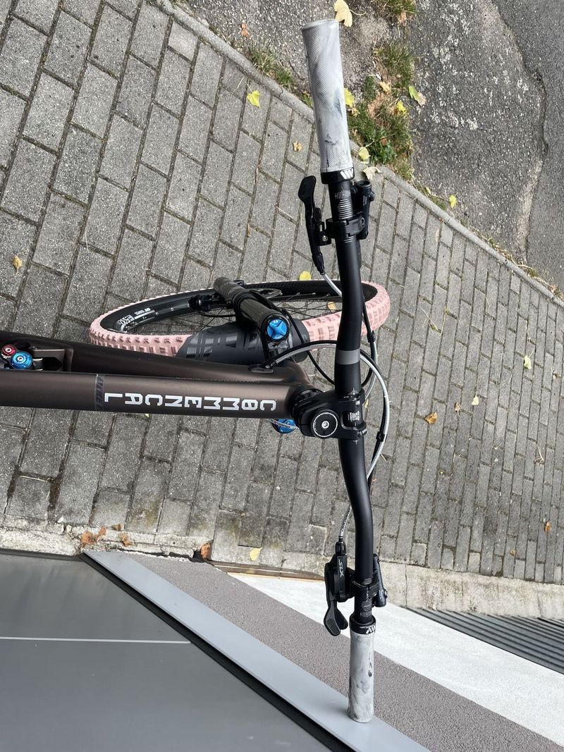 Commencal Clash 2024