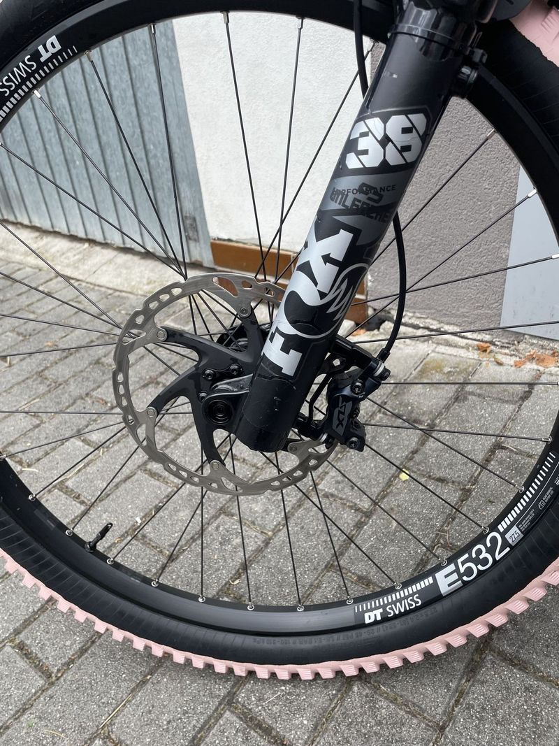 Commencal Clash 2024