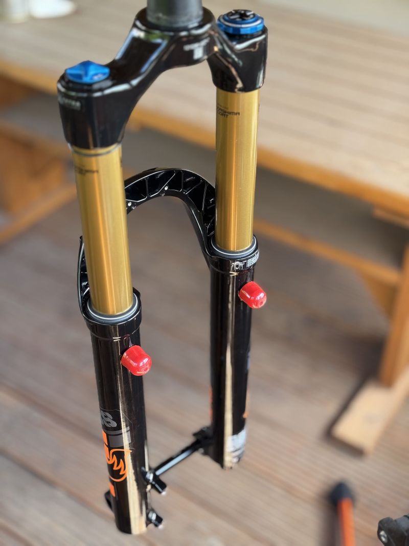 FOX 38 FLOAT FACTORY GRIP X2