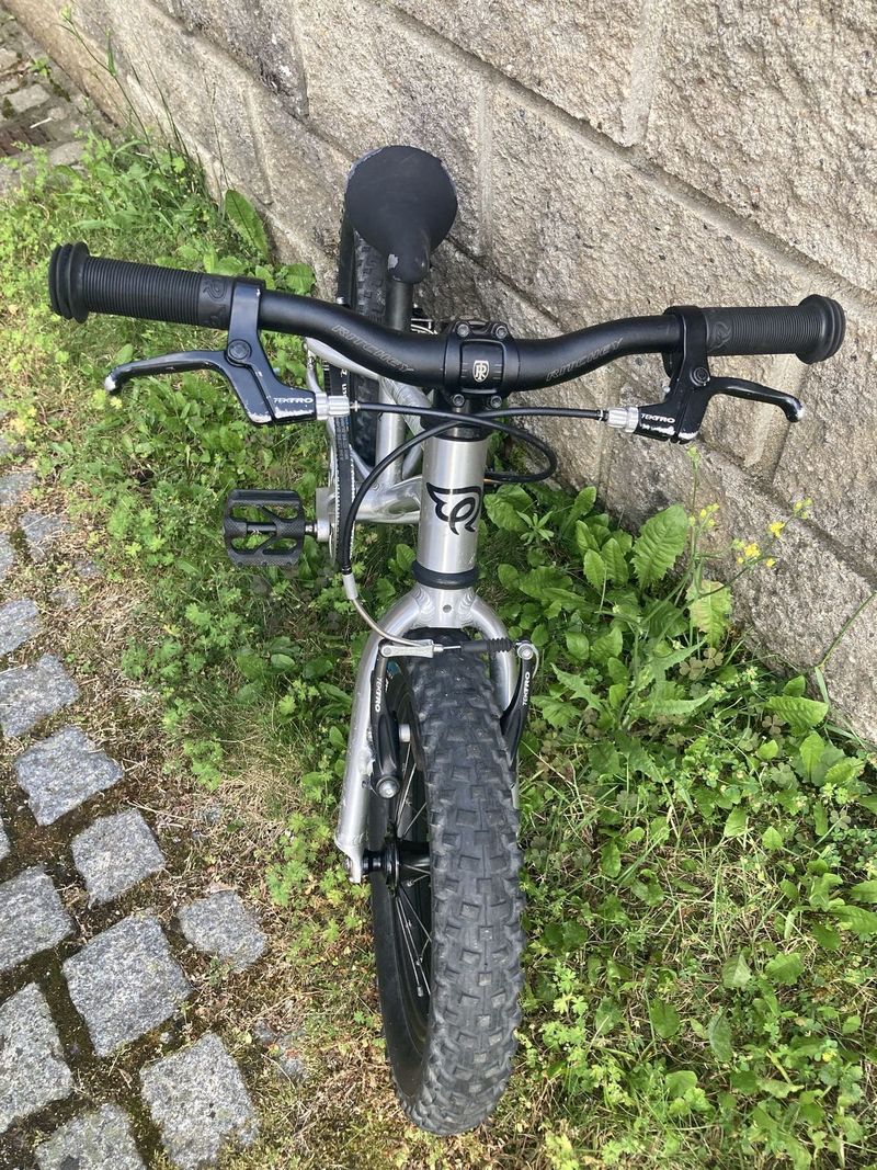 EARLY RIDER SEEKER 14