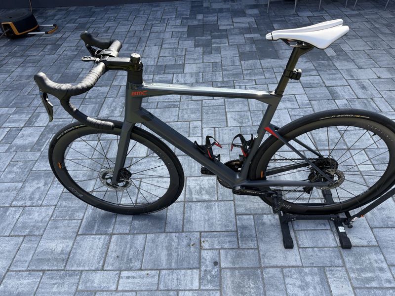 BMC ROADMACHINE 01 TWO 2021 silniční kolo