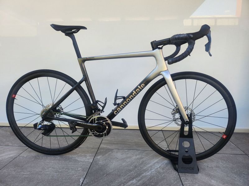 Cannondale Super Six Evo, hy mod, Sram Red AXS, super lehké