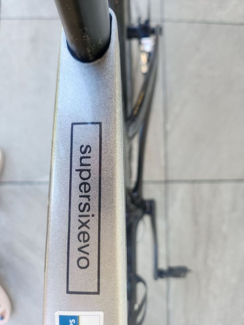 Cannondale Super Six Evo, hy mod, Sram Red AXS, super lehké
