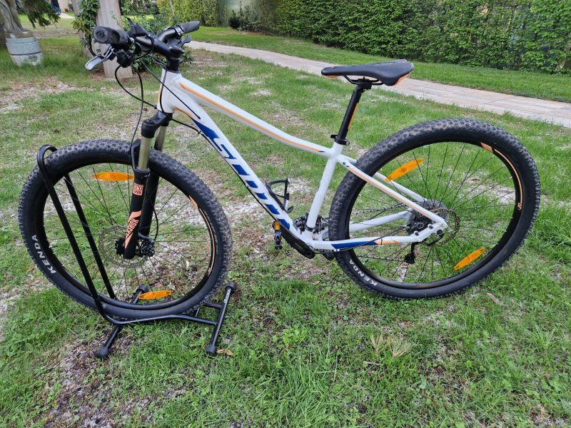 prodám dámské horské kolo SCOTT contessa scale 20W bílo/modré
