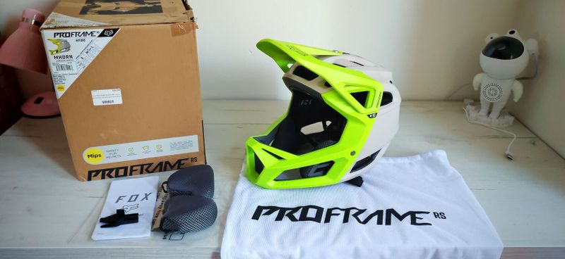 FOX Proframe RS Mips, MTB helma, přilba
