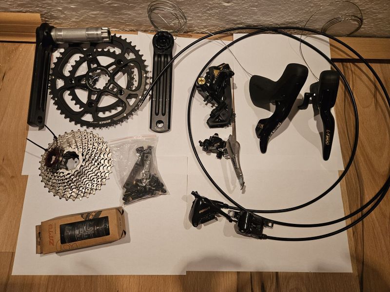 Prodám 12x2 hydraulický groupset