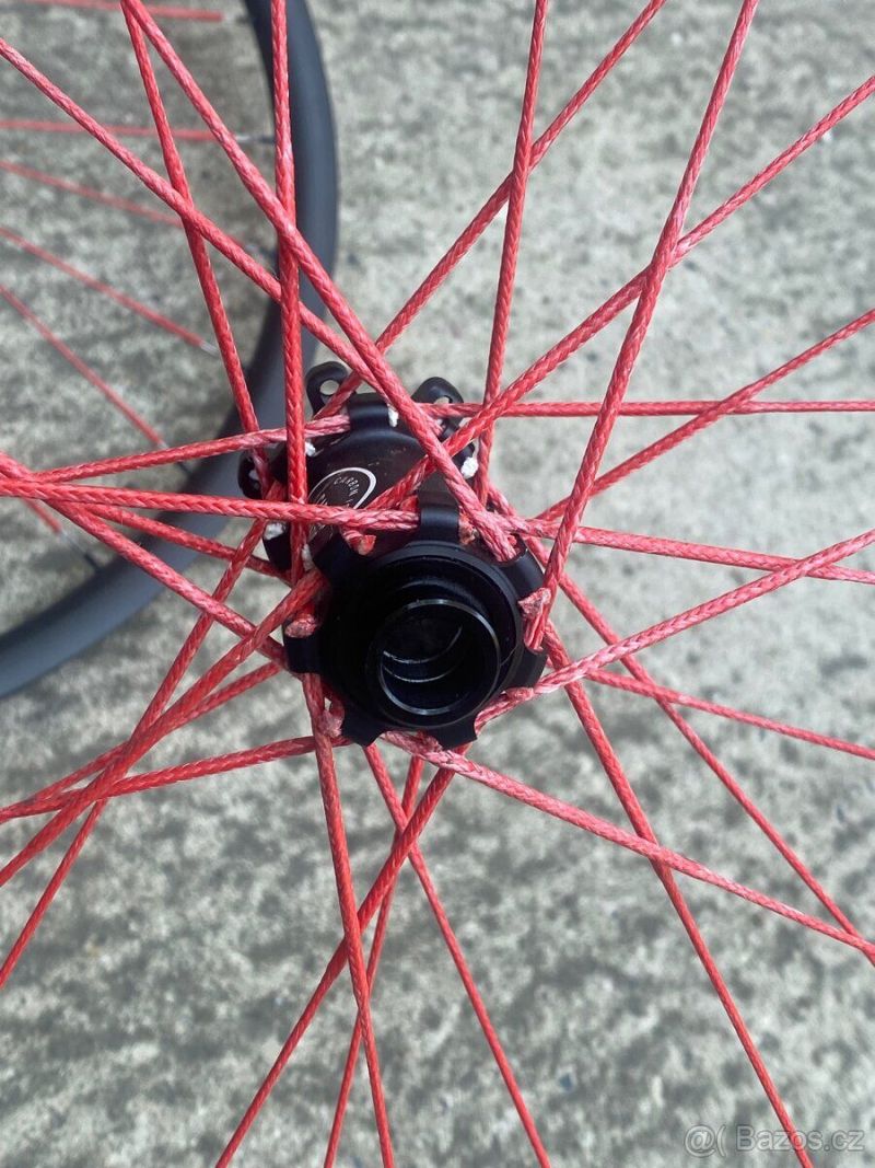 Karbonová kola 1150g, berd spokes, kotouče