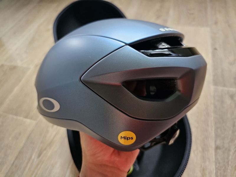 Kompletně nová helma Oakley ARO7 LITE MISP námořnická modř (M) 