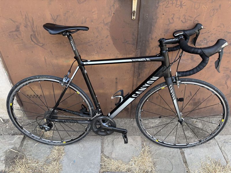 Canyon Ultimate AL F8, vel. L