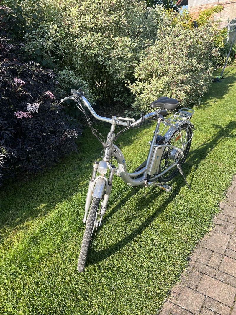 Kvalitní a lehké elektrokolo s rámem ze slitiny Alu