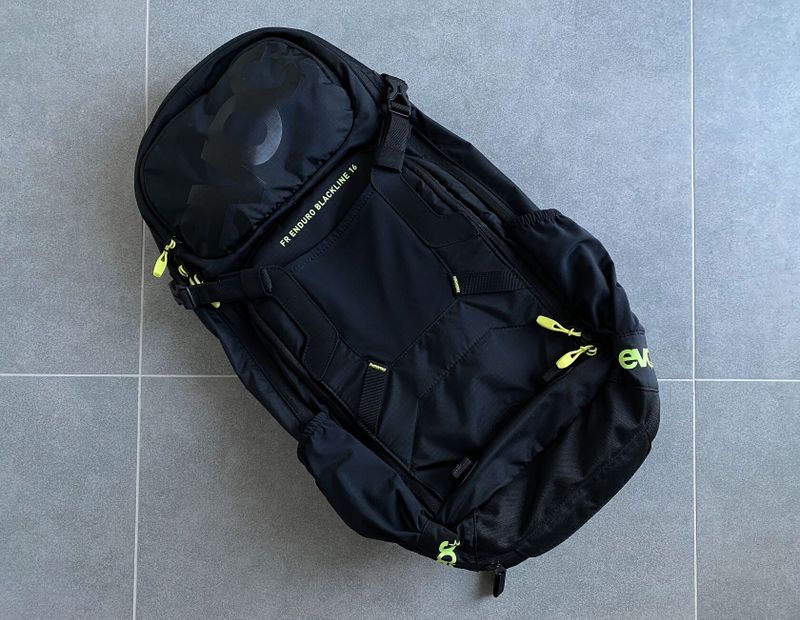 Batoh Evoc FR ENDURO 16 BLACKLINE
