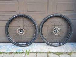 Prodám gravel kola Giant SX2 včetně plášťů a 160 kotoučů