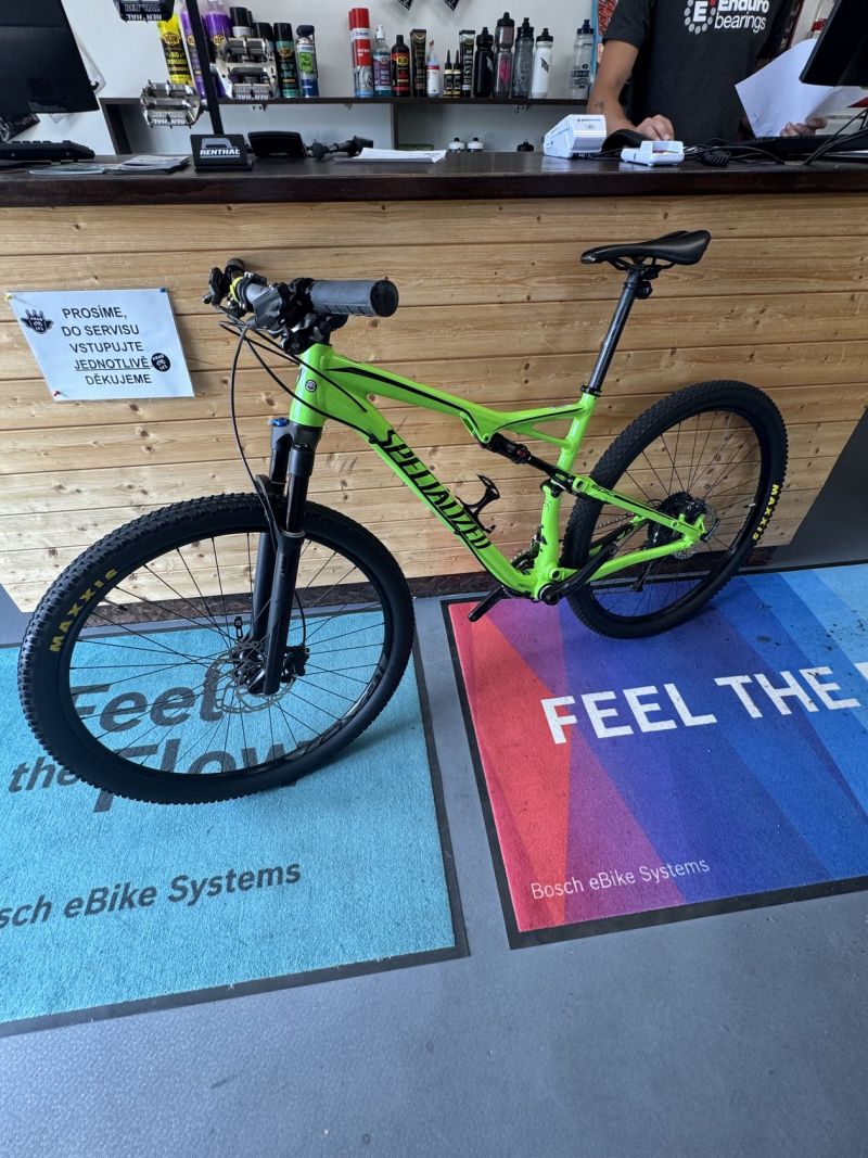 Epic od Specialized cerstve po servisu, s bezdusaky